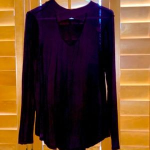 Maurices 24/7 V crisscross neck